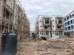 4bdrm Townhouse/Terrace in Redwood Residence, Life Camp for sale