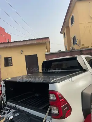Automatic Rolling Boot Cover With Gr Sport TRD Spoiler for Hilux