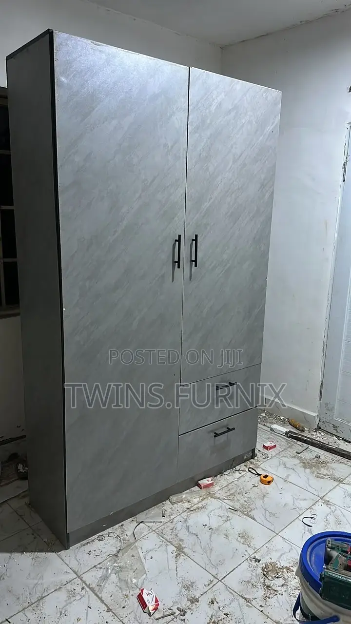 Twins.Furnix