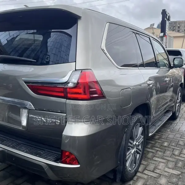 Lexus LX 2016 Silver