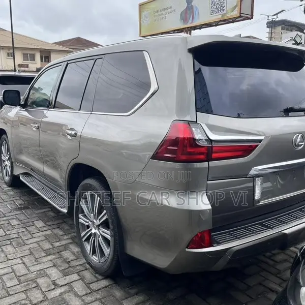 Lexus LX 2016 Silver