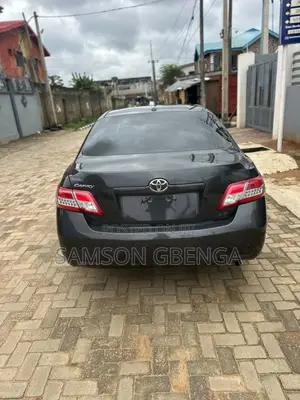 Toyota Camry LE 4dr Sedan (2.5L 4cyl 6AM) 2010 Gray