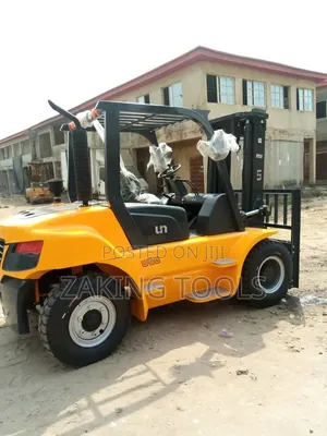 Forklift Machine