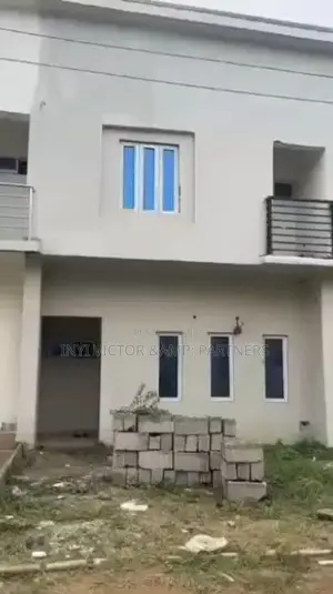3bdrm Duplex in Karmo for sale