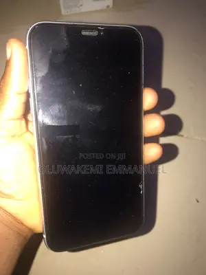 Apple iPhone XR 64 GB White