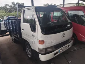 Toyota Dyna 2005 White