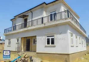 5bdrm Duplex in Seaman Estate, FHA for sale