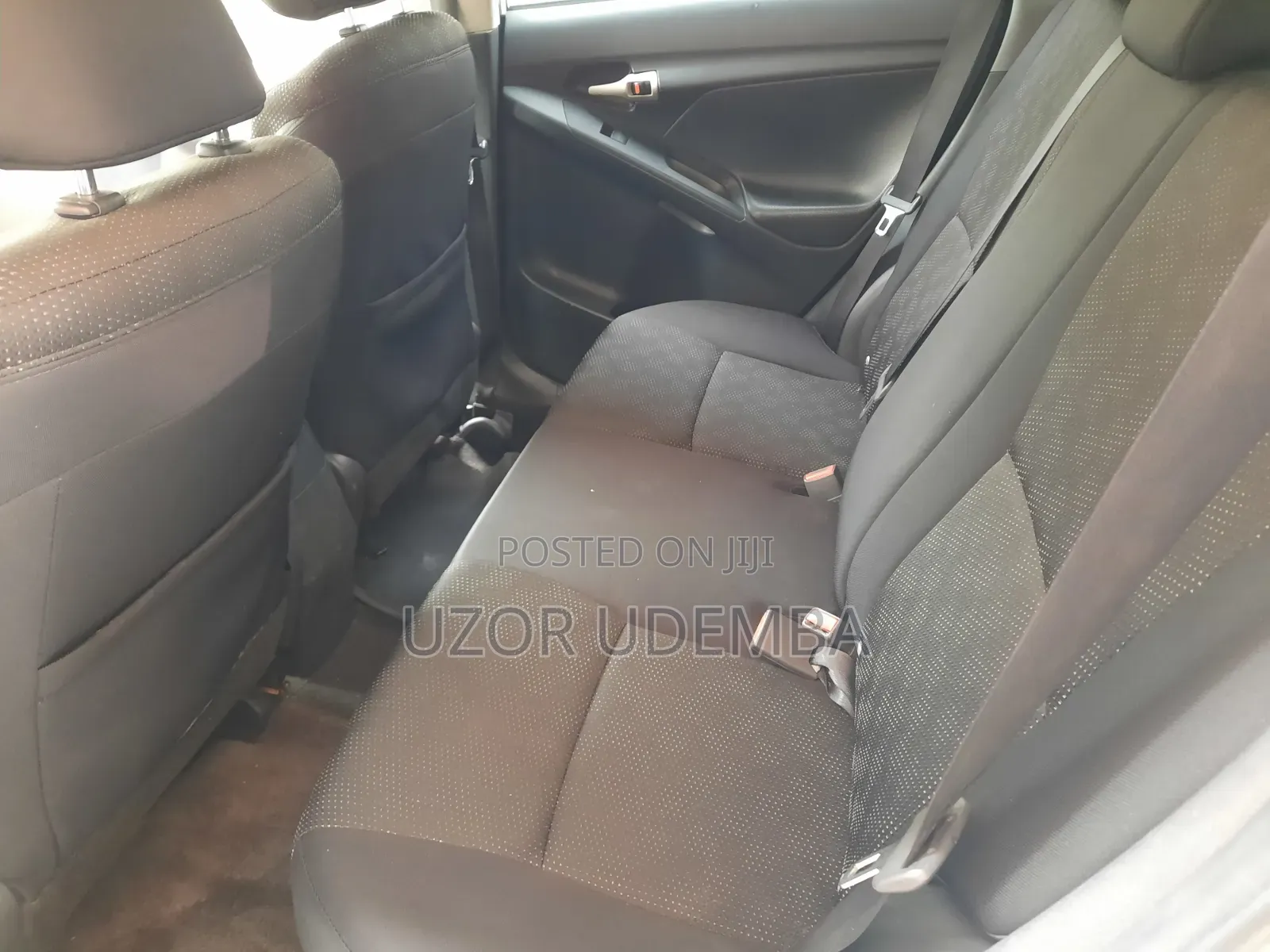 Pontiac Vibe 2010 White