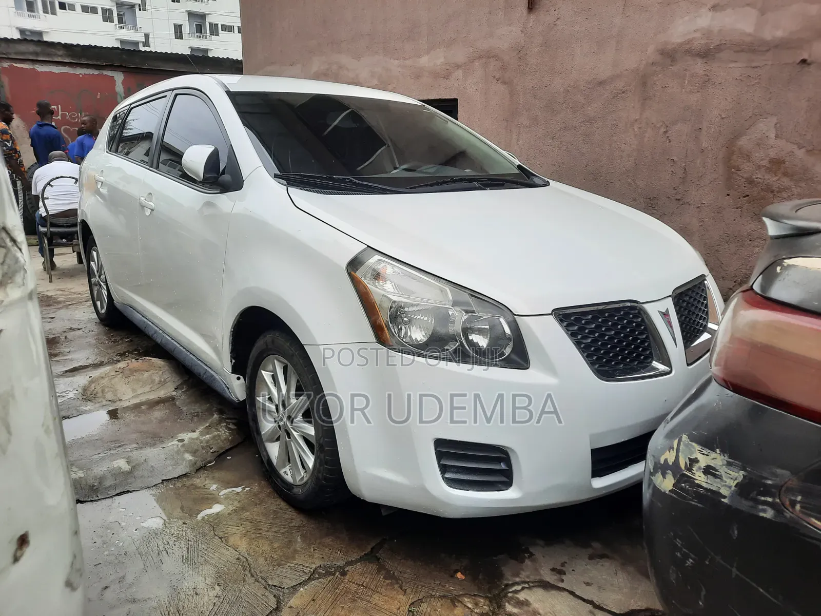 Pontiac Vibe 2010 White