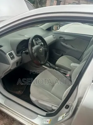 Toyota Corolla LE 4dr Sedan (1.8L 4 cyl 4A) 2009 Silver