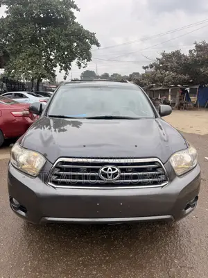 Toyota Highlander SE 2011 Gray