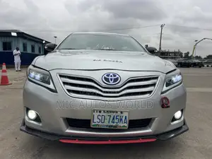 Toyota Camry 2010 Silver