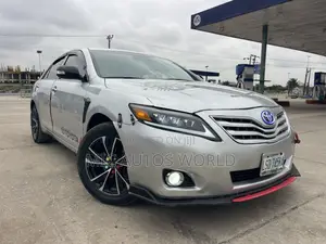 Toyota Camry 2010 Silver