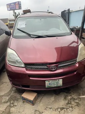 Toyota Sienna LE FWD (3.3L V6 5A) 2004 Burgundy