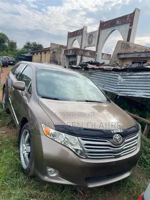 Toyota Venza XLE 2012 Brown