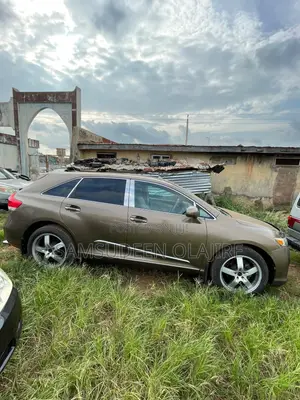 Toyota Venza XLE 2012 Brown