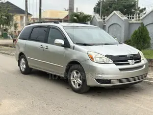 Toyota Sienna 2006 Silver