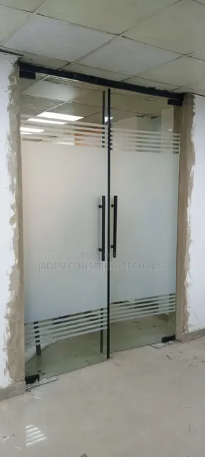 Modern Frameless Glass Door