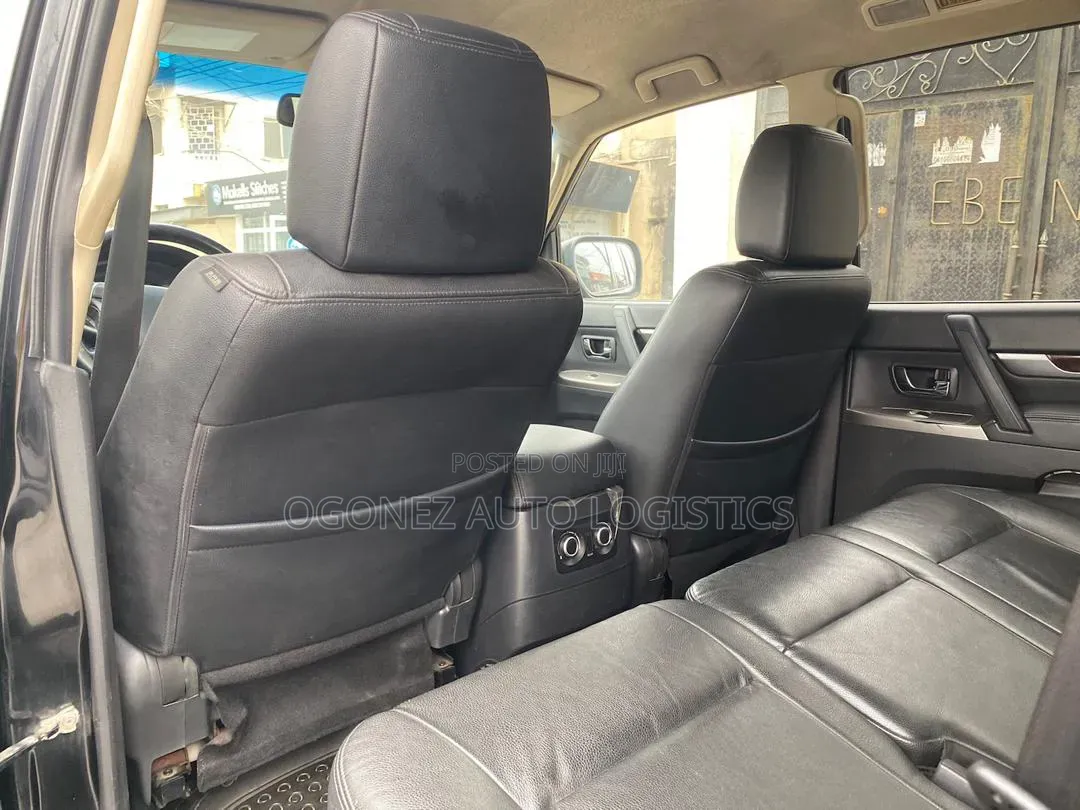 Mitsubishi Pajero 2016 Black