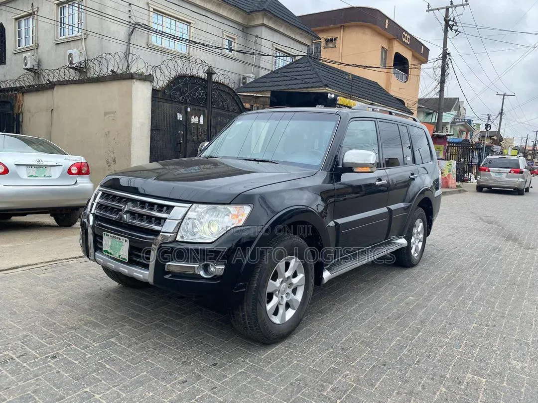 Mitsubishi Pajero 2016 Black