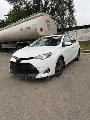 Toyota Corolla LE 4dr Sedan (1.8L 4cyl CVT) 2017 White