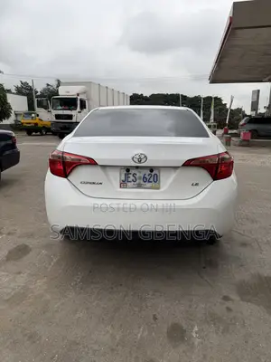 Toyota Corolla LE 4dr Sedan (1.8L 4cyl CVT) 2017 White