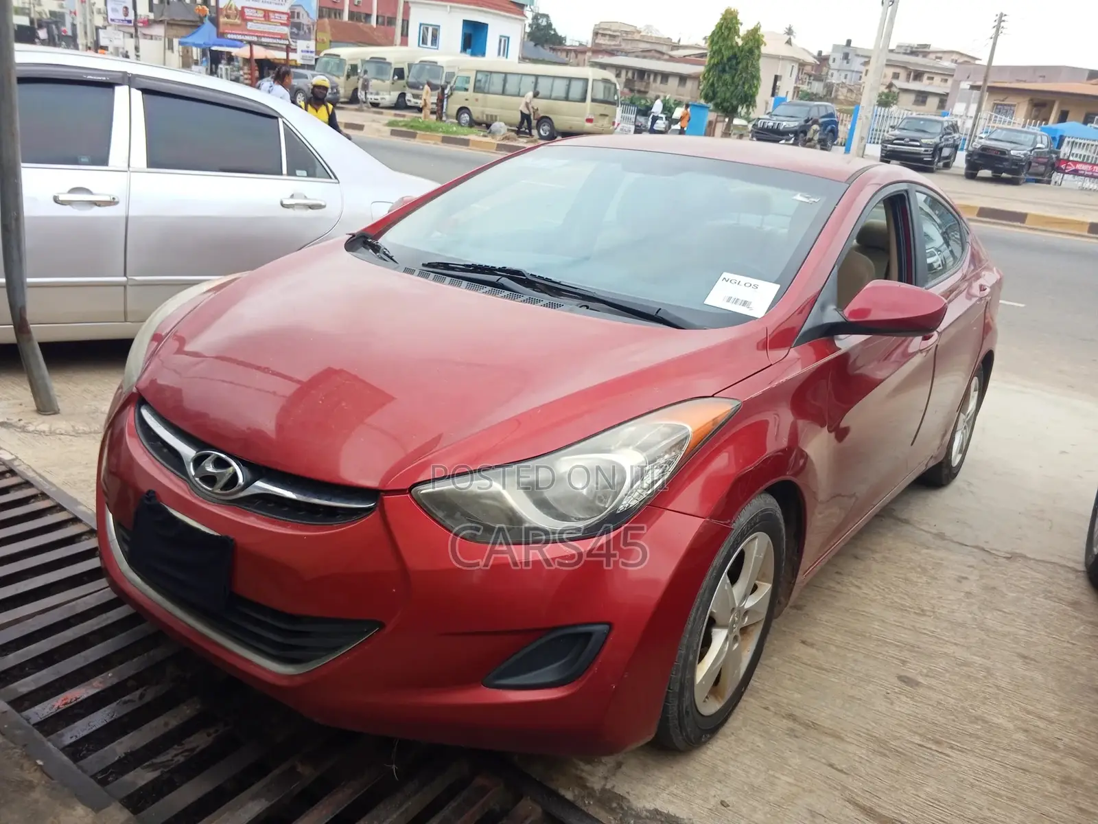 Hyundai Elantra 2011 Red