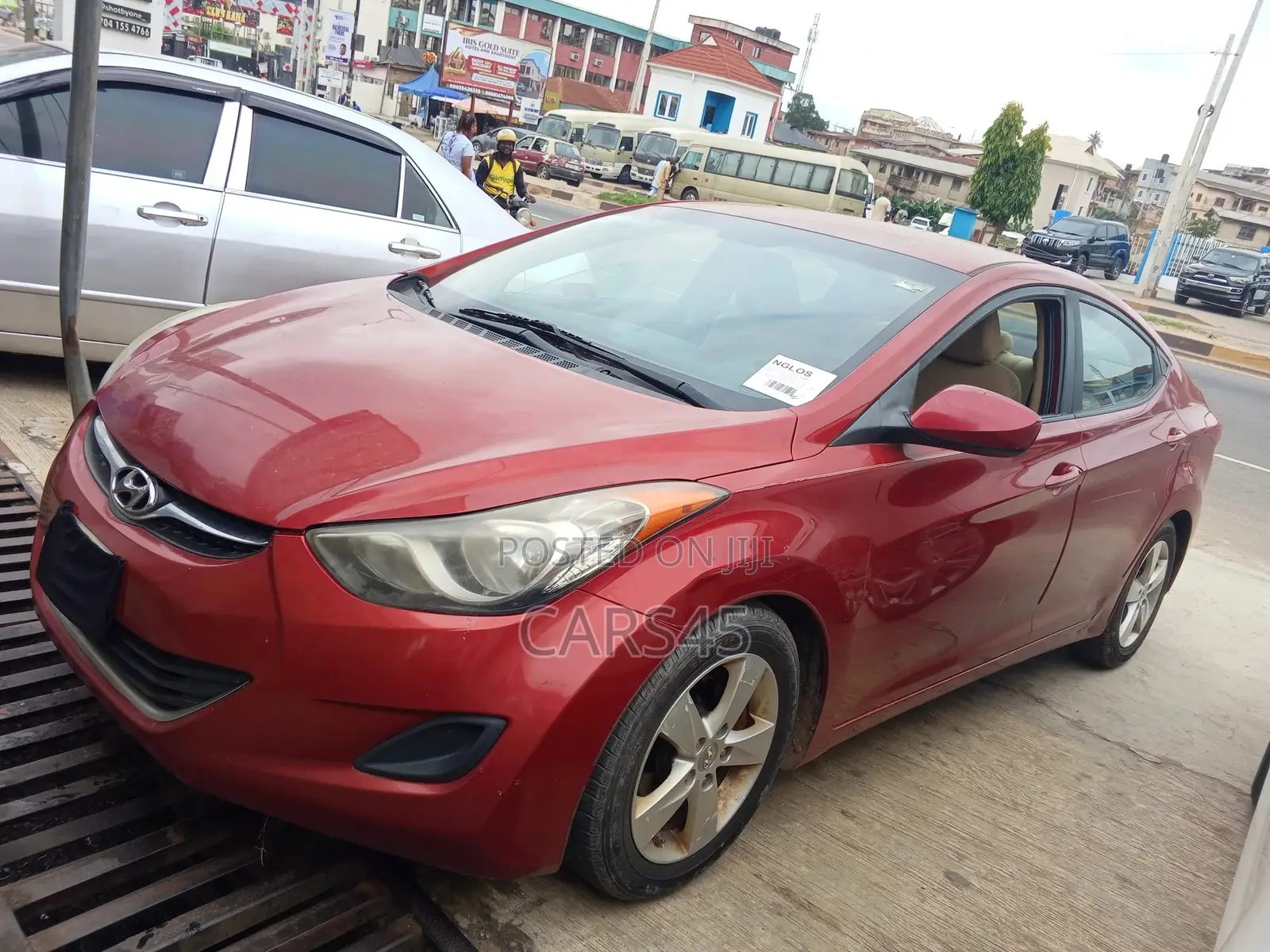 Hyundai Elantra 2011 Red