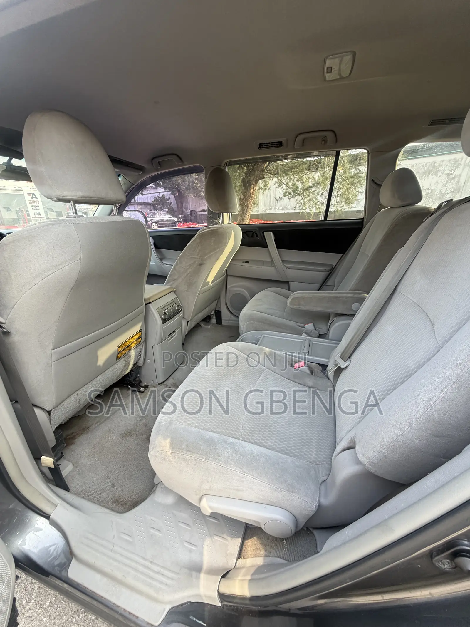 Toyota Highlander Base 2010 Gray