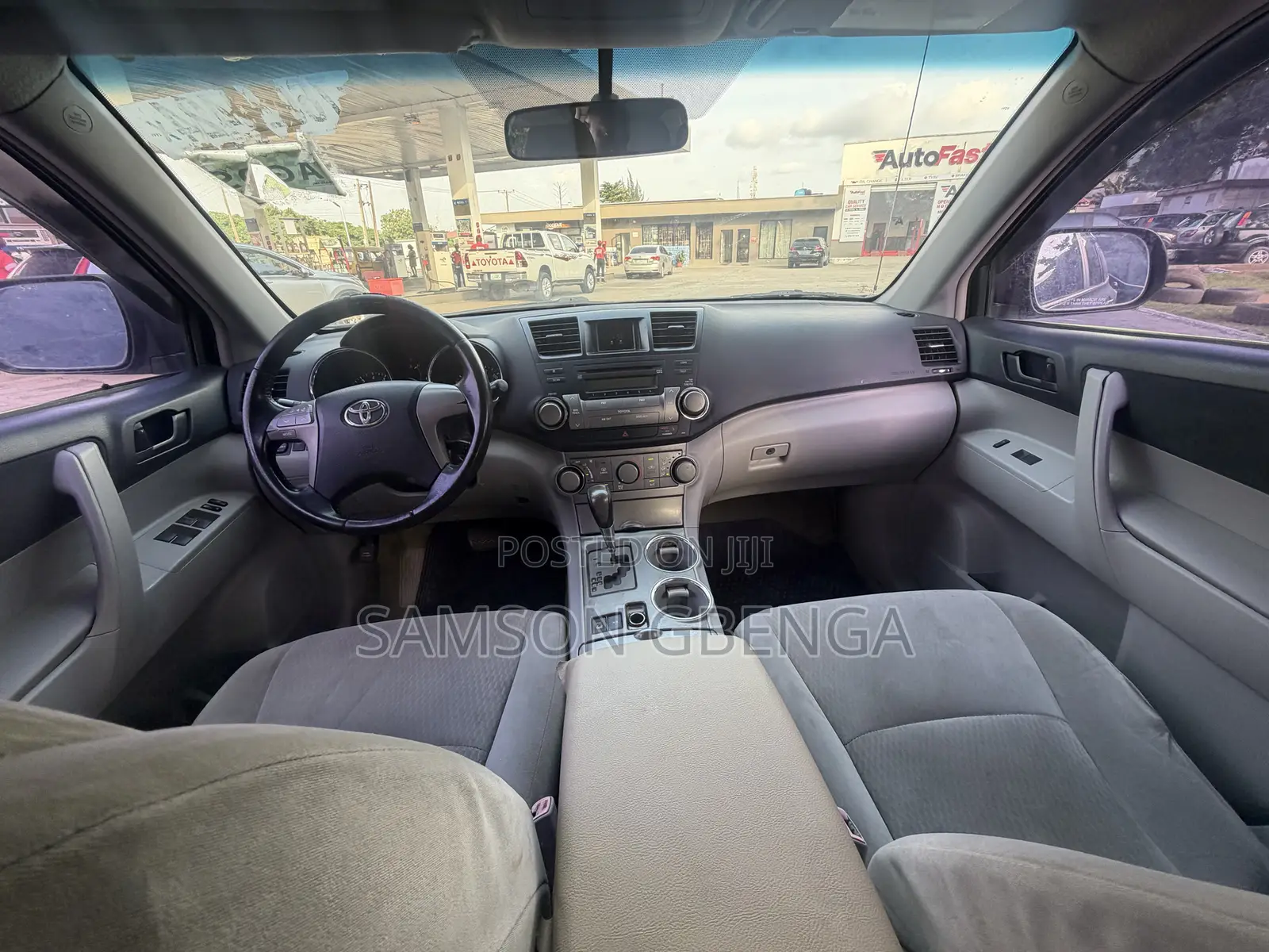 Toyota Highlander Base 2010 Gray