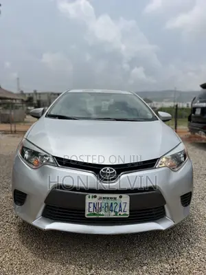 Toyota Corolla LE 4dr Sedan (1.8L 4cyl CVT) 2015 Silver
