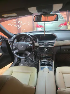 Mercedes-Benz E350 Base 4Matic Sedan AWD (3.5L 6cyl 7A) 2010 Black