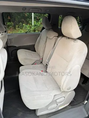 Toyota Sienna 2017 Blue