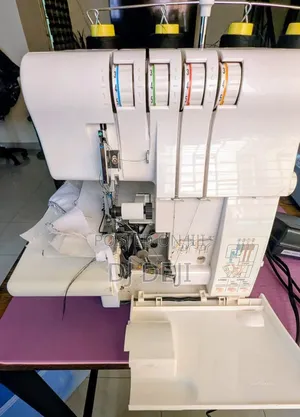 SINGER 4-Thread Overlock Machine