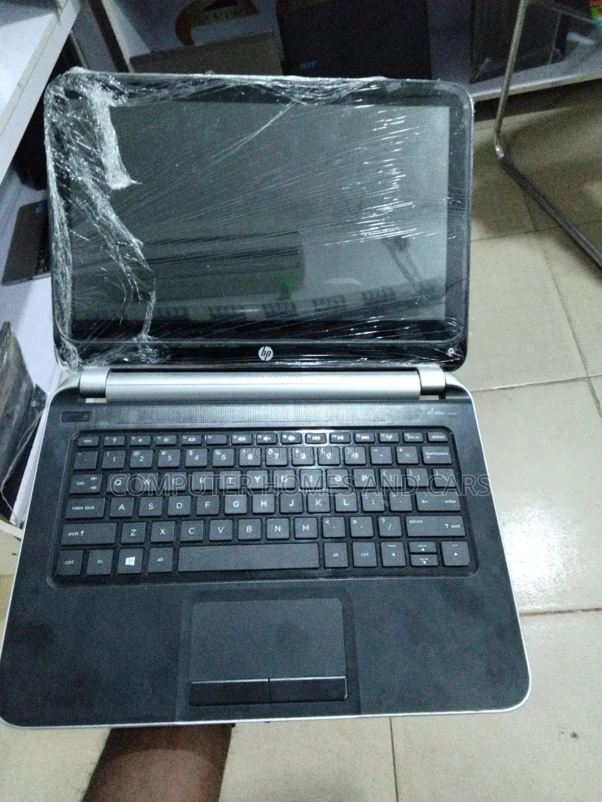 New Laptop HP Mini 210 4GB AMD SSD 128GB