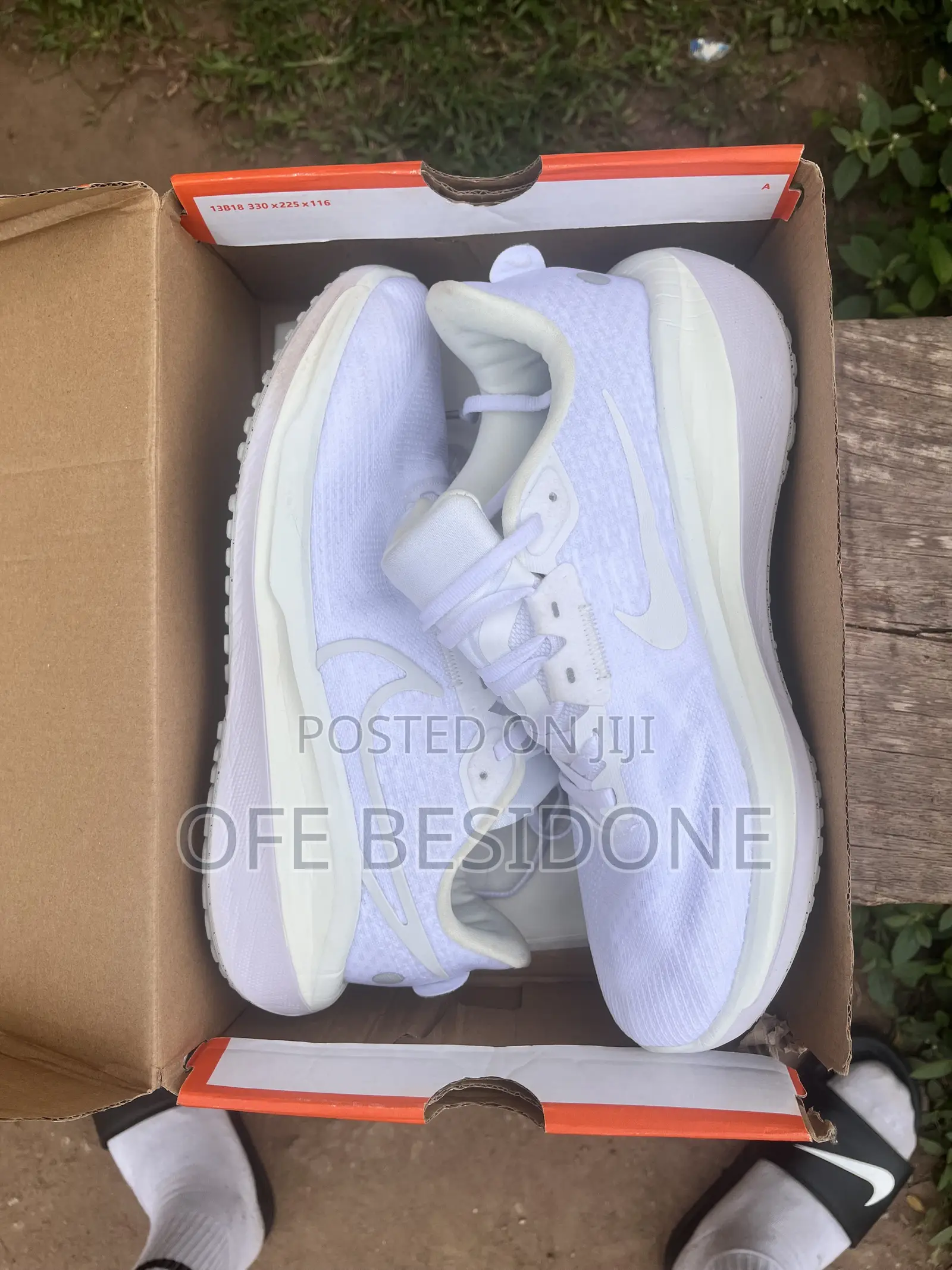 White Nike Vomero 17 Running Shoes