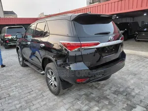 Toyota Fortuner 2023 Black