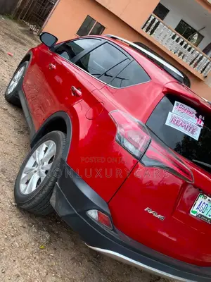 Toyota RAV4 2014 Red