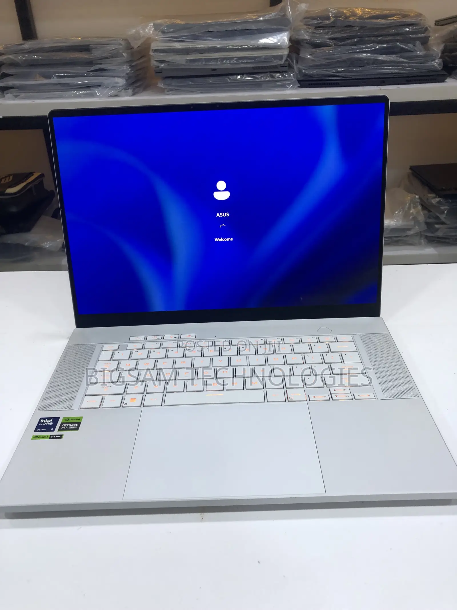 Laptop Asus ROG Zephyrus G16 32GB Intel Core Ultra 9 SSD 2T