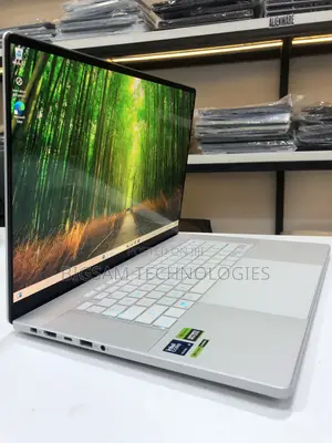 Laptop Asus ROG Zephyrus G16 32GB Intel Core Ultra 9 SSD 2T