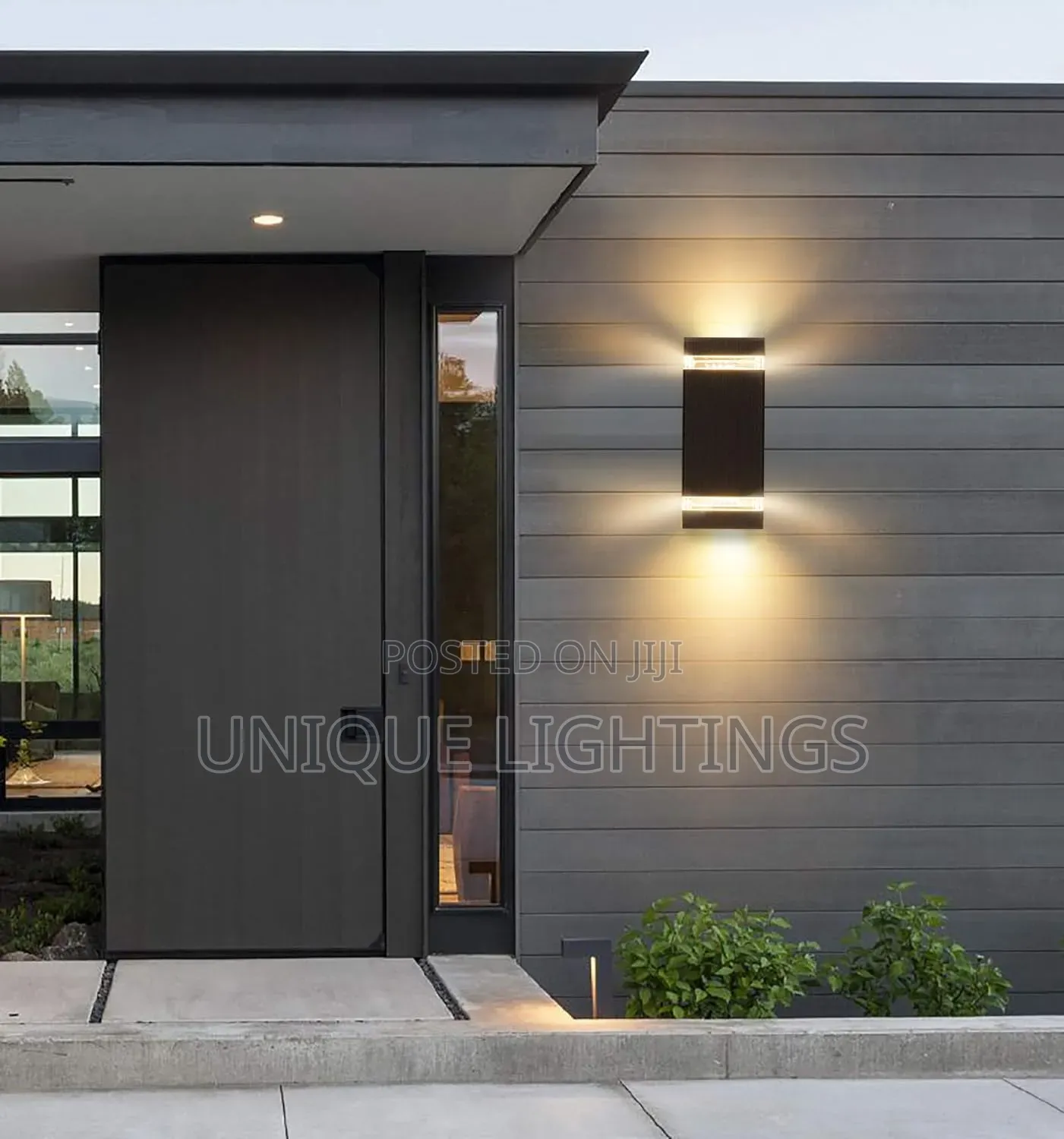 TR07 Pure Iron Cast Outside Wall Light