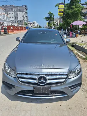 Mercedes-Benz E400 2017 Gray