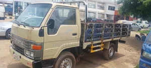 Toyota Dyna 2005 Brown