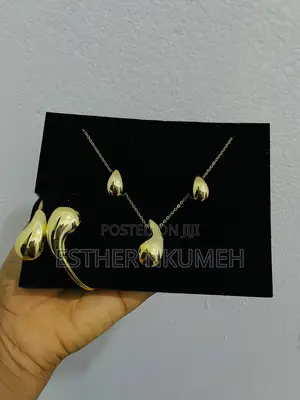 3 Set Jewelry Pieces