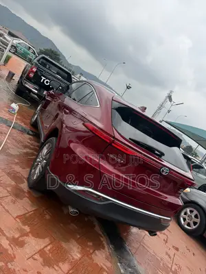 Toyota Venza XLE 2021 Red