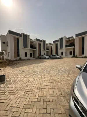 4bdrm Townhouse/Terrace in Kaura for sale