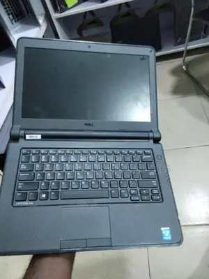 New Laptop Dell Latitude 3340 8GB Intel Core i5 SSD 500GB