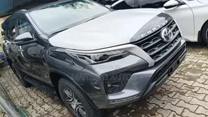 Toyota Fortuner 2023 Gray