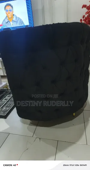 Black Velvet Accent Chair – Stylish Comfortable
