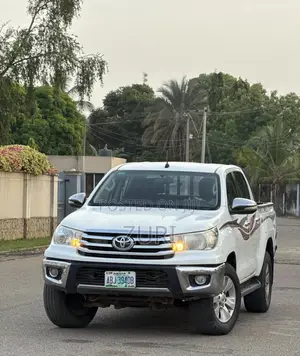 2015 Toyota Hilux in Benin for Hire